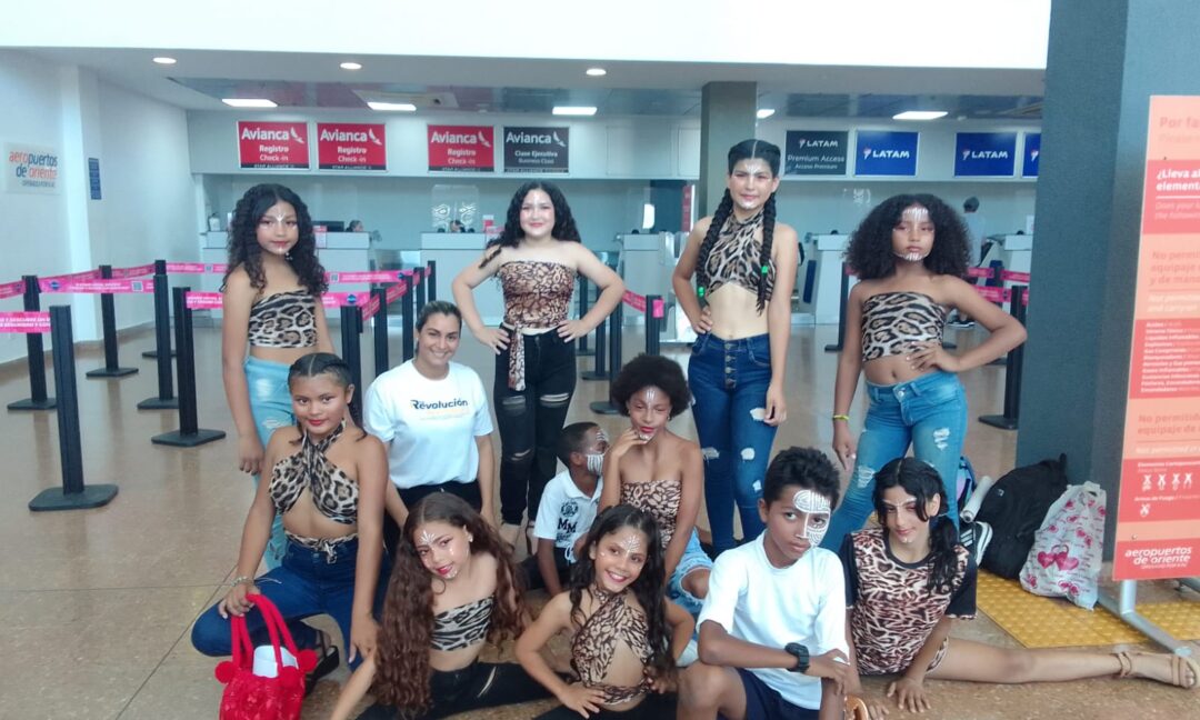 El Aeropuerto Almirante Padilla se contagió de cultura y ritmos musicales