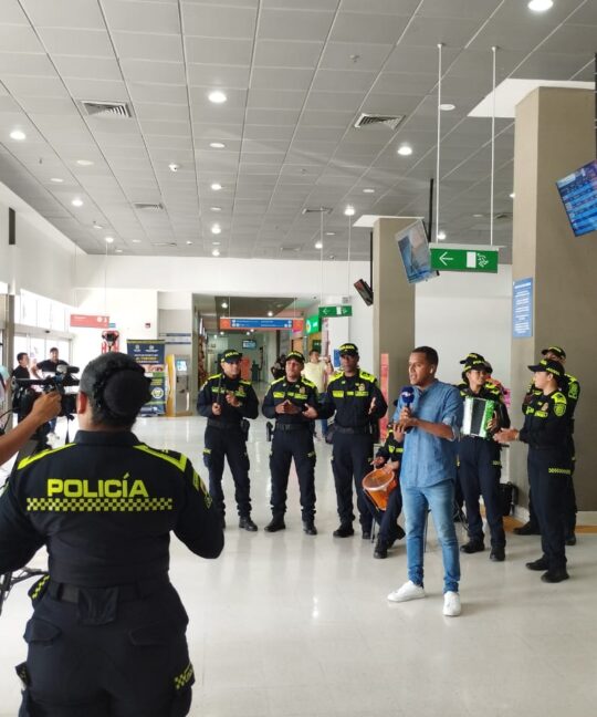 EL FESTIVAL VALLENATO SE SINTIÓ EN EL AREOPUERTO ALFONSO LÓPEZ PUMAREJO